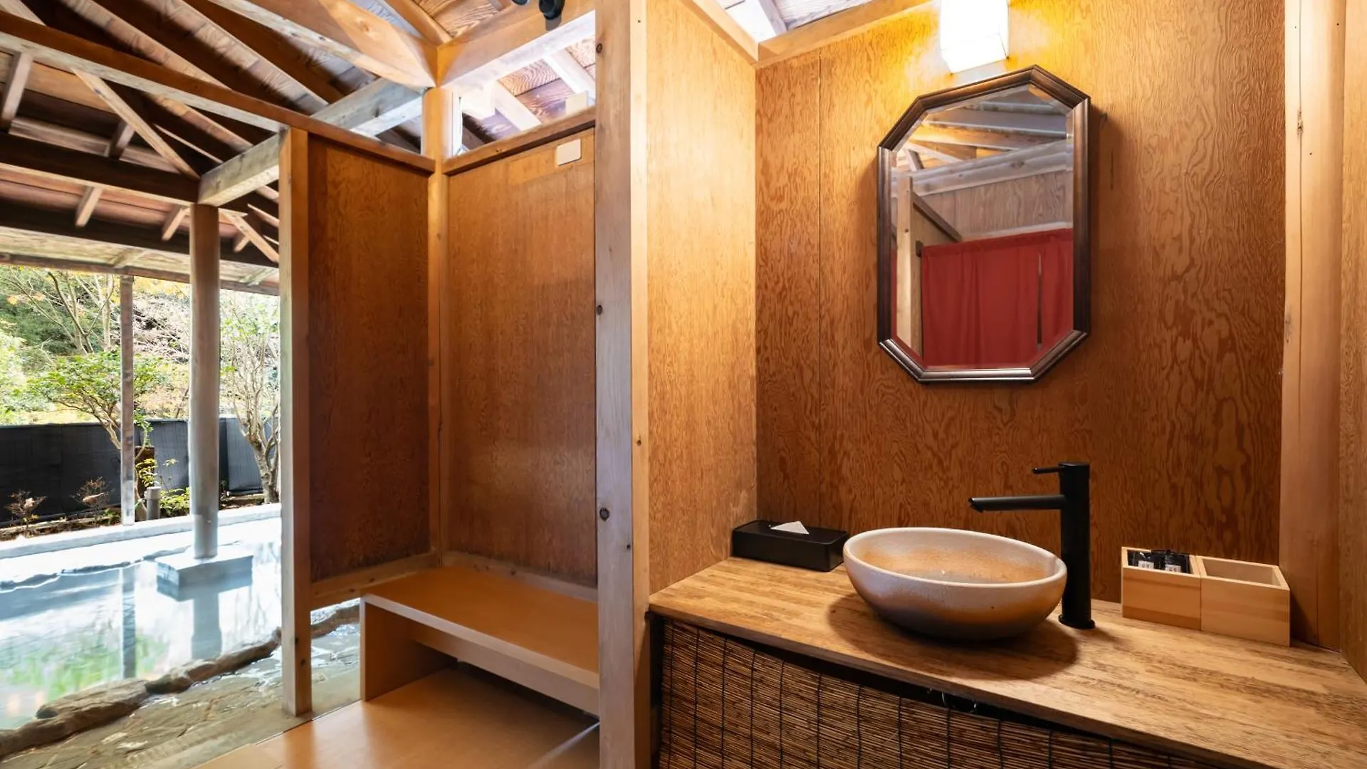 Ryokan Onsen Guest House Tsutaya Hakone